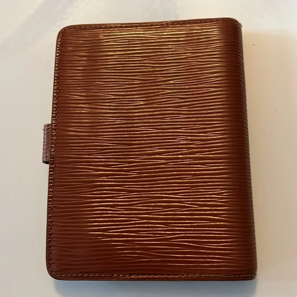 Louis Vuitton Epi Leather Brown Agenda Wallet Passport Holder with LV Stickers - Picture 2 of 14